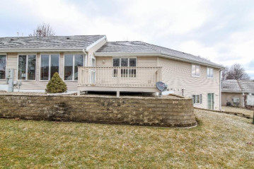 112 Buckingham Court 212, Cambridge, WI 53523