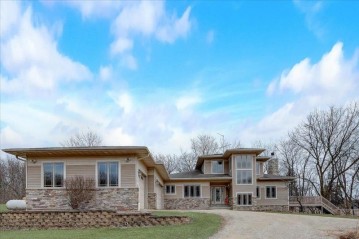 W8889 Stoney Brook Road, Waterloo, WI 53594