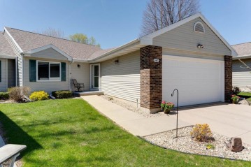 647 Kensington Square, Stoughton, WI 53589