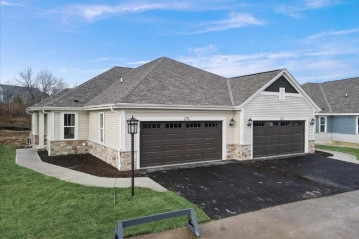 W204N17627 Laurel Pl 301, Jackson, WI 53037