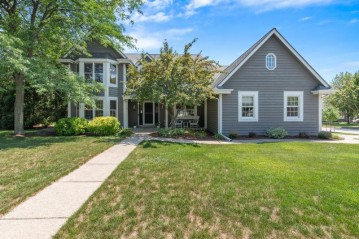 W71N408 Cedar Pointe Ave, Cedarburg, WI 53012