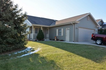 1193 Robins Nest Lane, New Holstein, WI 53061-1693