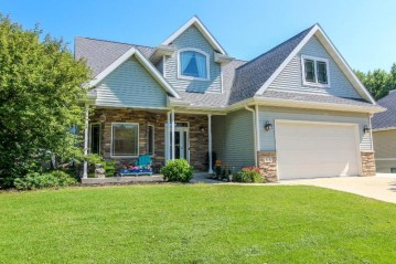 816 Chickadee Drive, Cambridge, WI 53523