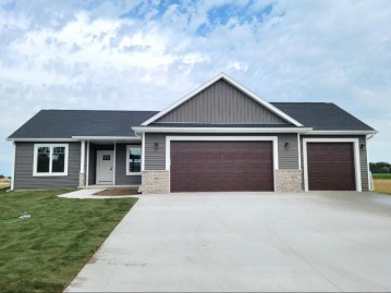 456 N Hyland St, Juneau, WI 53039