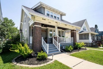 3530 N Murray Ave, Shorewood, WI 53211-2524
