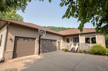 58 Lois Ln, Winona, MN 55987