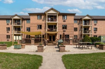 530 N Silverbrook Dr 317, West Bend, WI 53090