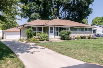 5222 W Terry Ave, Brown Deer, WI 53223-3064