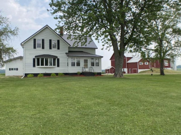 W2565 Old 22 Road, Washington, WI 54111