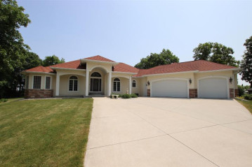 1806 Cottontail Drive, Utica, WI 54904