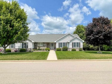 5 Nicholas Court, Oakfield, WI 53065