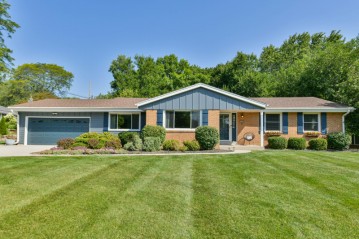 12940 Zinke Dr, Brookfield, WI 53005-6577