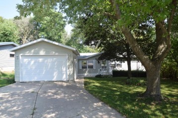 147 Serenity Oaks Ter, Lebanon, WI 53098