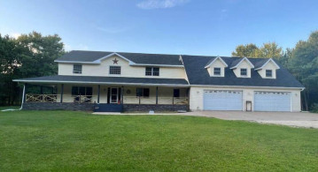 W2240 Davis Creek Rd, Farmington, WI 54642