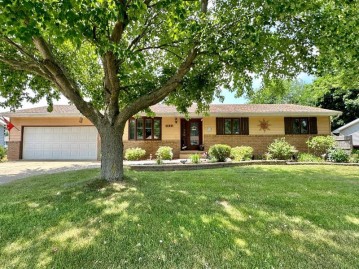 424 Arthur Drive, Clinton, WI 53525-9116