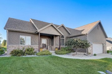 310 Oriole Lane, Cambridge, WI 53523-9295