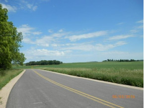 7 AC County Road Tb