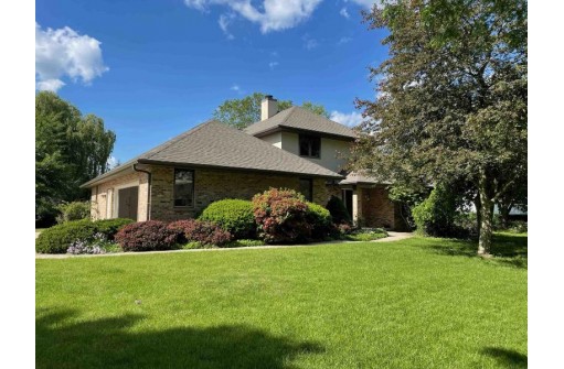 6418 Stonefield Rd, Middleton, WI 53562