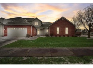 15 Blue Iris Way 6 Fitchburg, WI 53711