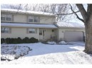 5853 Woodland Dr, Waunakee, WI 53597