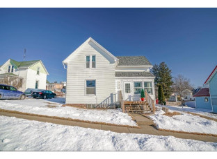 302 W Farwell St Ridgeway, WI 53582