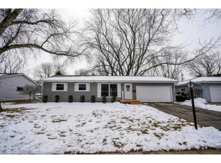 5761 Meadowood Dr Madison, WI 53711