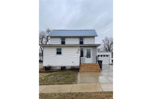 105 Harrison St, Reeseville, WI 53579