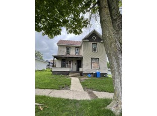 426 E Harriet St Darlington, WI 53530