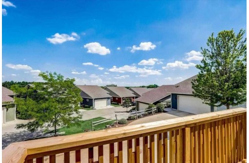 4653 Whitebud Terr, DeForest, WI 53532