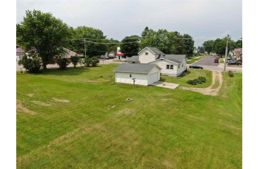 410 Franklin St, Elroy, WI 53929-1326