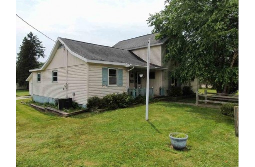 410 Franklin St, Elroy, WI 53929-1326