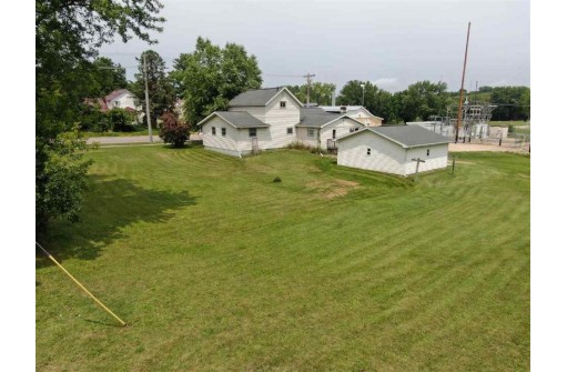 410 Franklin St, Elroy, WI 53929-1326