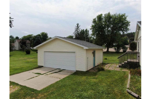 410 Franklin St, Elroy, WI 53929-1326