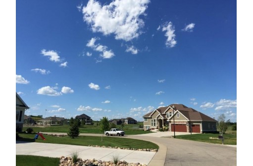 6638 Wagners Vineyard Tr, Sun Prairie, WI 53590