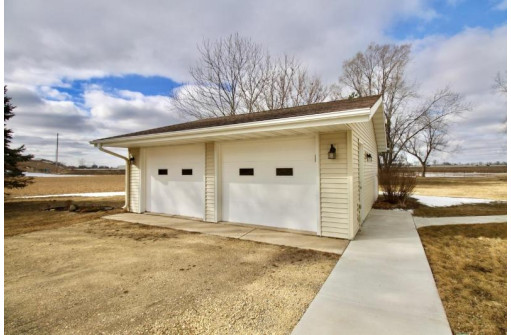 2607 E State Line Rd, Beloit, WI 53511