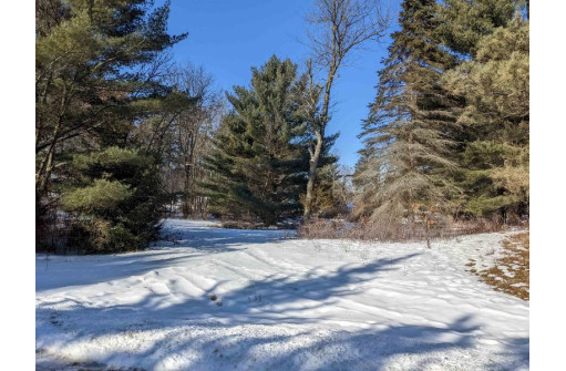 N6855 Campbell Ct, Westfield, WI 53964