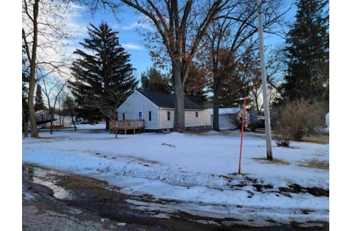 309 E Wood, Oxford, WI 53952