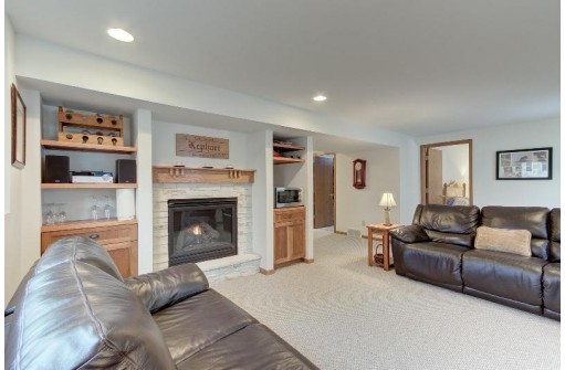 8317 Red Granite Rd, Madison, WI 53719