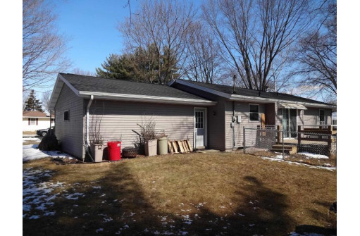 521 Hyland Dr, Stoughton, WI 53589