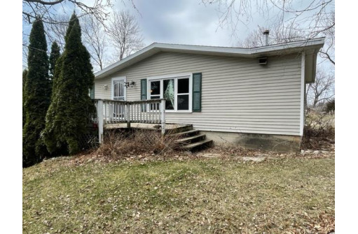 W10690 Lake Dr, Fox Lake, WI 53933