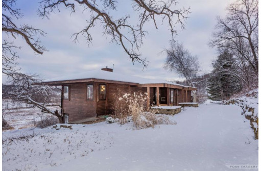 6670 Lower Wyoming Rd, Spring Green, WI 53588