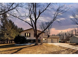 1803 W Happy Hollow Rd Janesville, WI 53546-9037