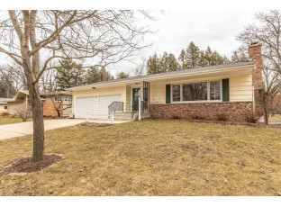 733 Dearholt Rd Madison, WI 53711