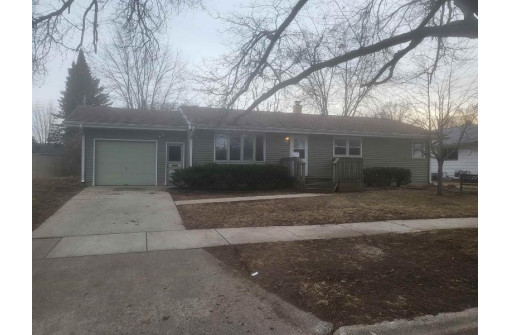 2033 Sunnyside St, Janesville, WI 53548