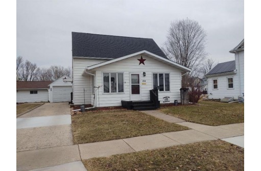 104 Adams St, Boscobel, WI 53805