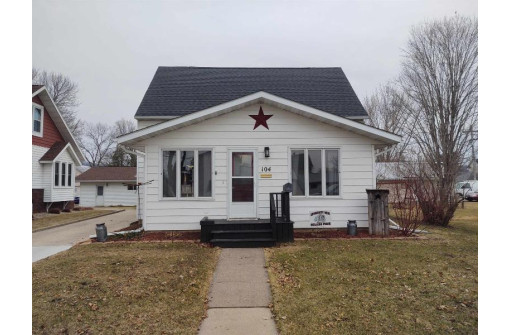 104 Adams St, Boscobel, WI 53805