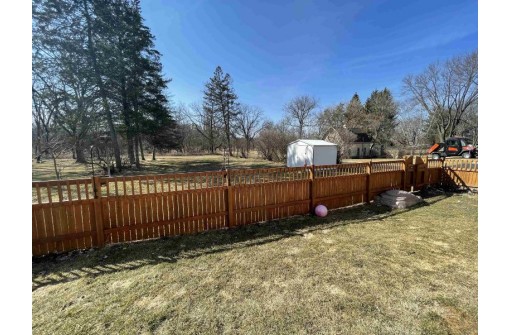 1012 Blaine St, Edgerton, WI 53534