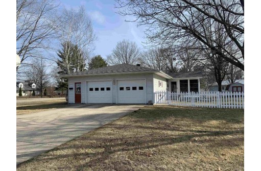 701 E 9th Ave, Brodhead, WI 53520