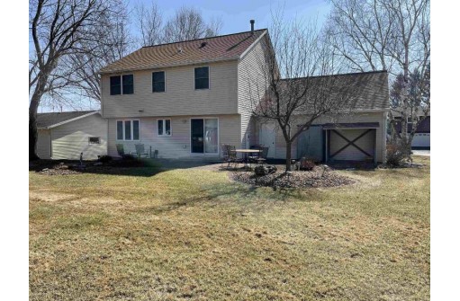2721 Valley St, Cross Plains, WI 53528