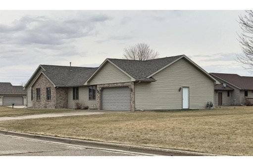 2320 Stonefield Ln, Janesville, WI 53546